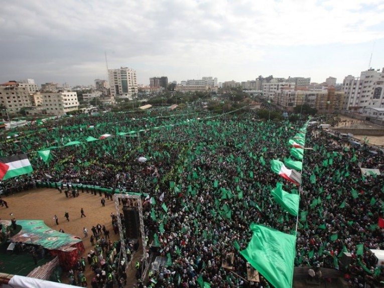 حماس تحيي انطلاقتها الـ32 بمسيرتين مركزيتين شمال وجنوب قطاع غزة